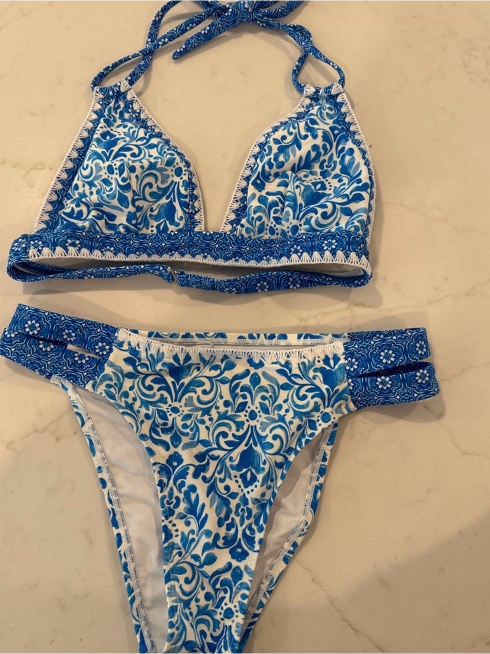 Cupshe Blue and White Floral Triangle Bikini Set